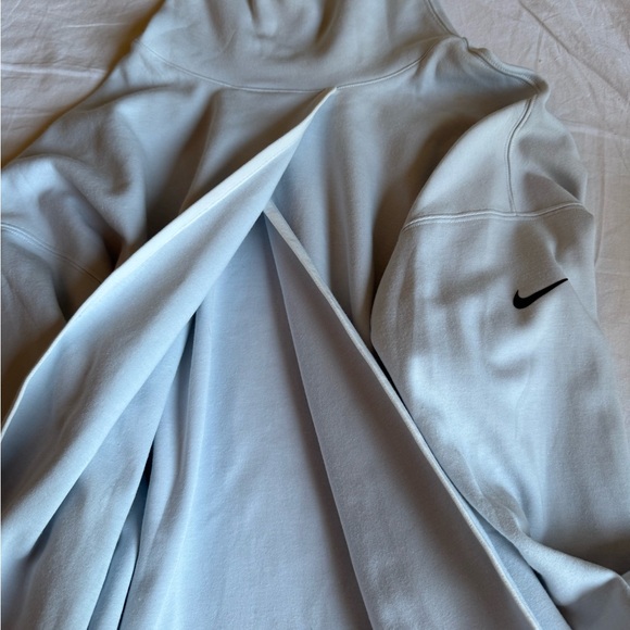 Nike nursing cover - Picture 2 of 5
